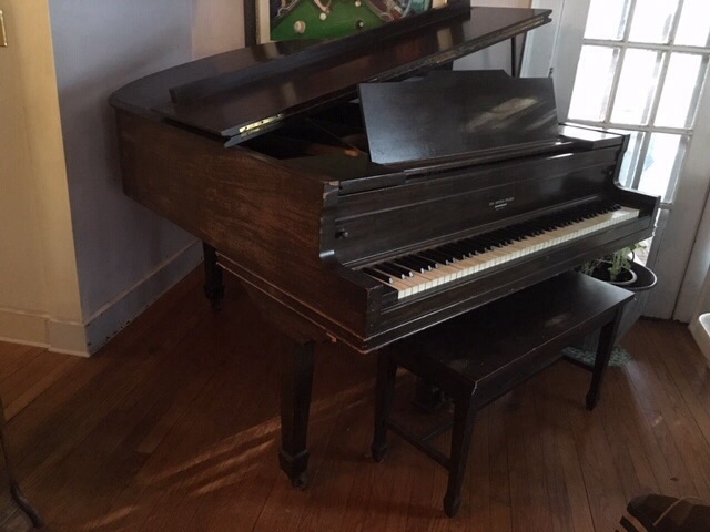 Baby Grand piano very high quality overal construction by Peek Son Image 1