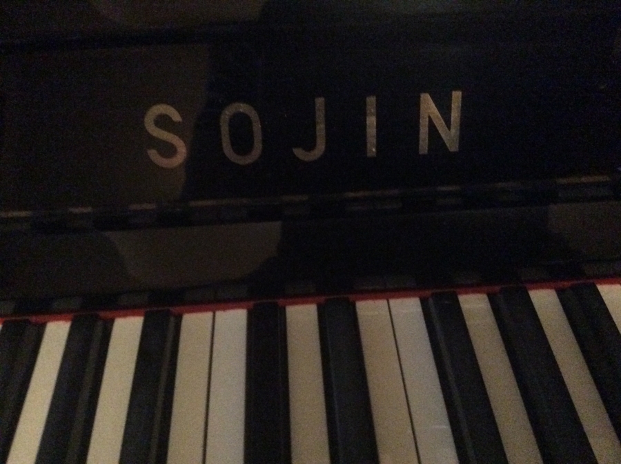 Sojin upright piano Image 3