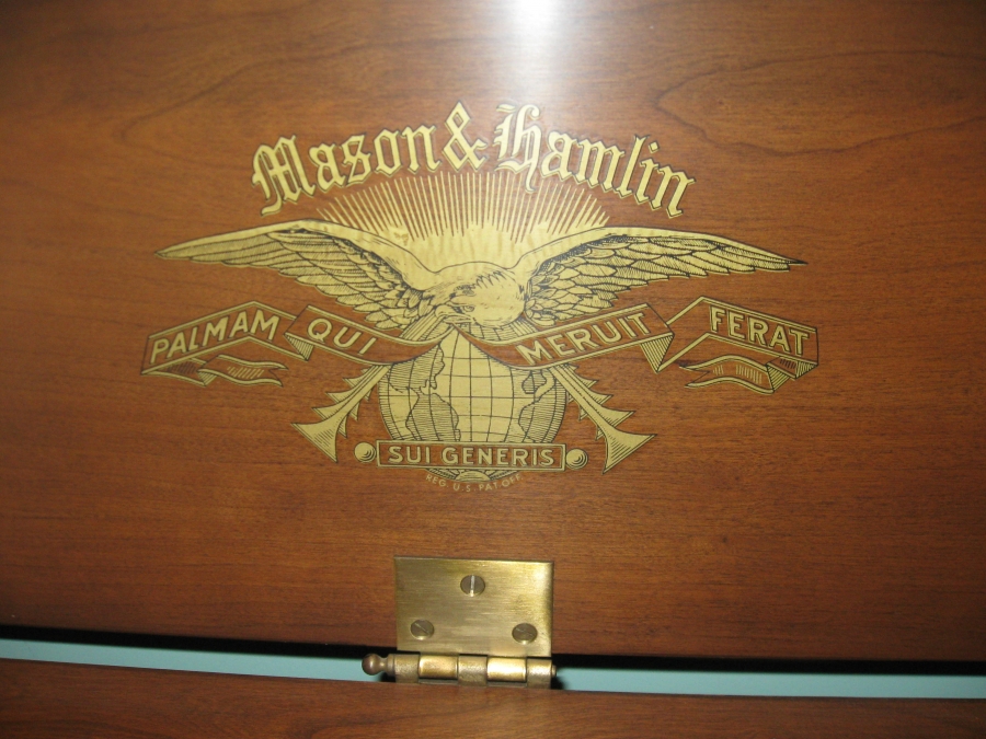 Mason and Hamlin UPRIGHT CONSOLE PIANO with matching padded bench BEST OFFER Image 3