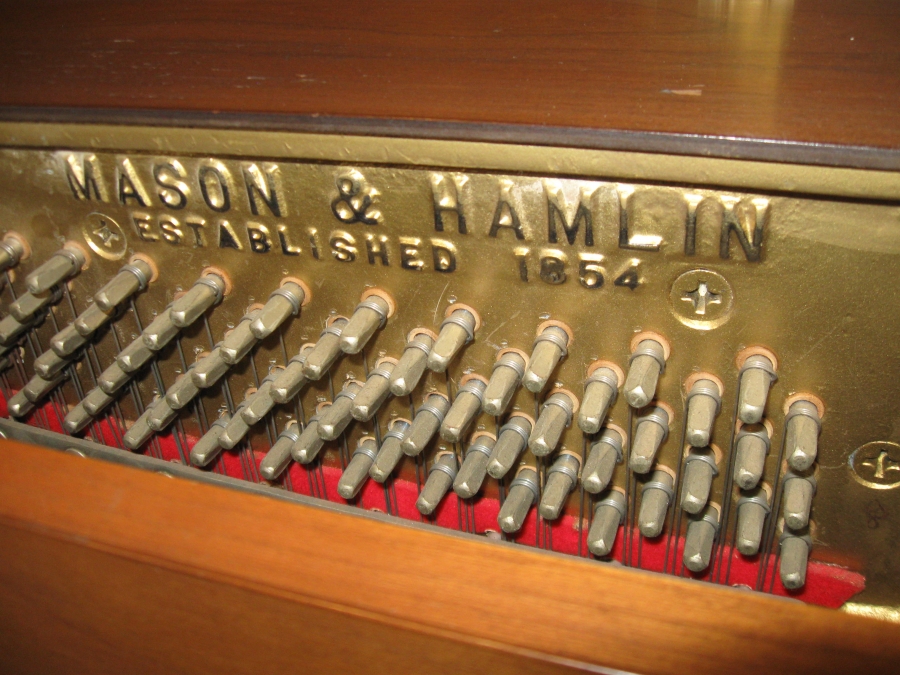 Mason and Hamlin UPRIGHT CONSOLE PIANO with matching padded bench BEST OFFER Image 4