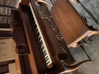 Upright Everett Piano for Free Image 1