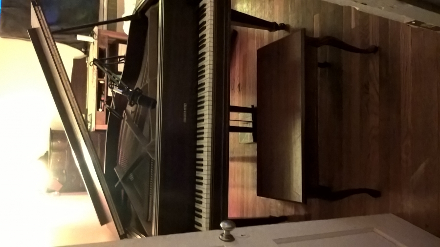 Piano For Sale in Philadelphia, Pennsylvania: Old Grand Piano with