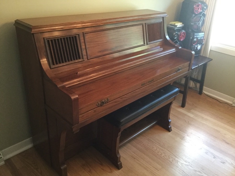 Kohler Campbell Upright Studio Oak Piano 714731 with Tufted Faux Leather topped Storage bench seat Image 1