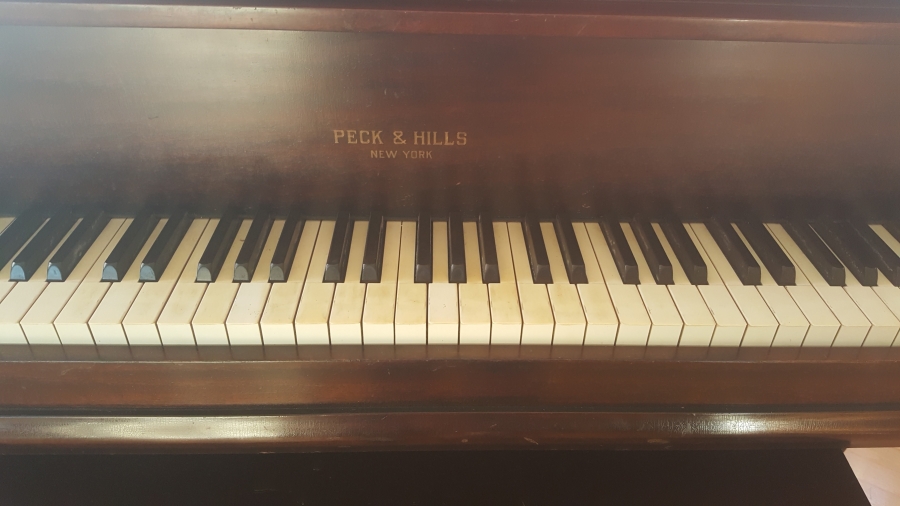 Peck and Hills Antique Baby Grand Image 5
