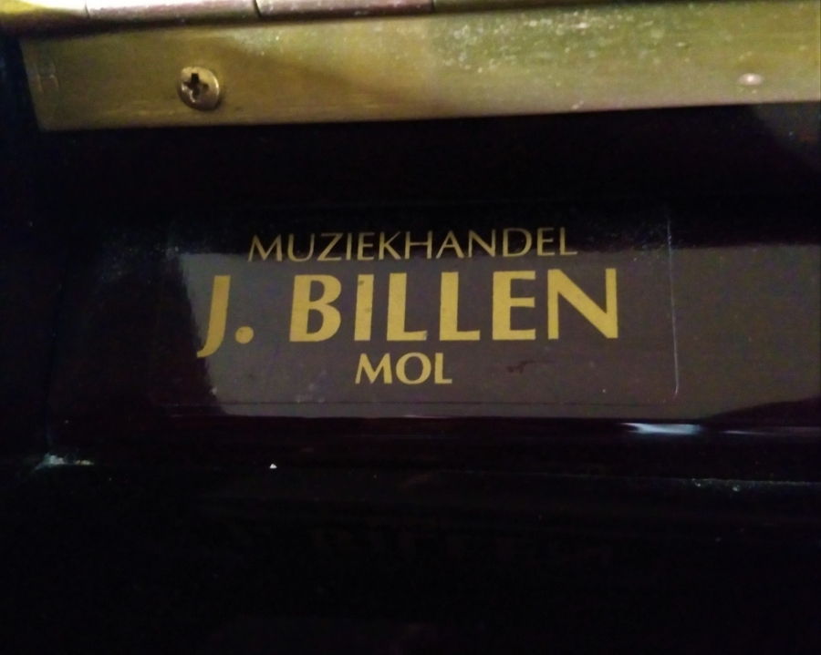 Kafmann Upright Piano Image 3