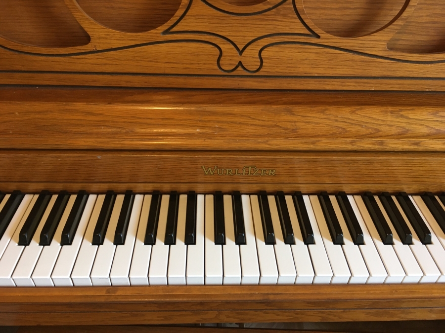 Wurlitzer Upright Well Maintained Image 2