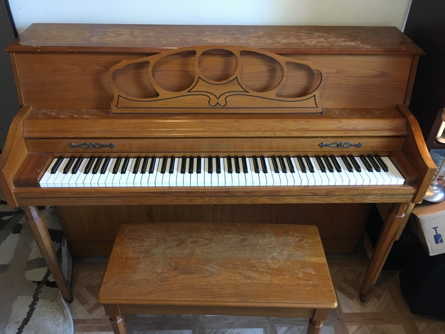 Wurlitzer Upright Well Maintained Image 3